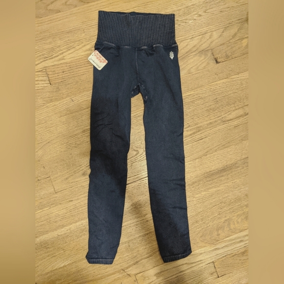 NWT Free People High-Rise 7/8 Length Good Karma Leggings - Picture 2 of 9